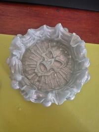 Image 1 of Skull ashtray 2