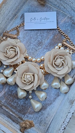 Image of Flower Pearl Statement Necklaces 