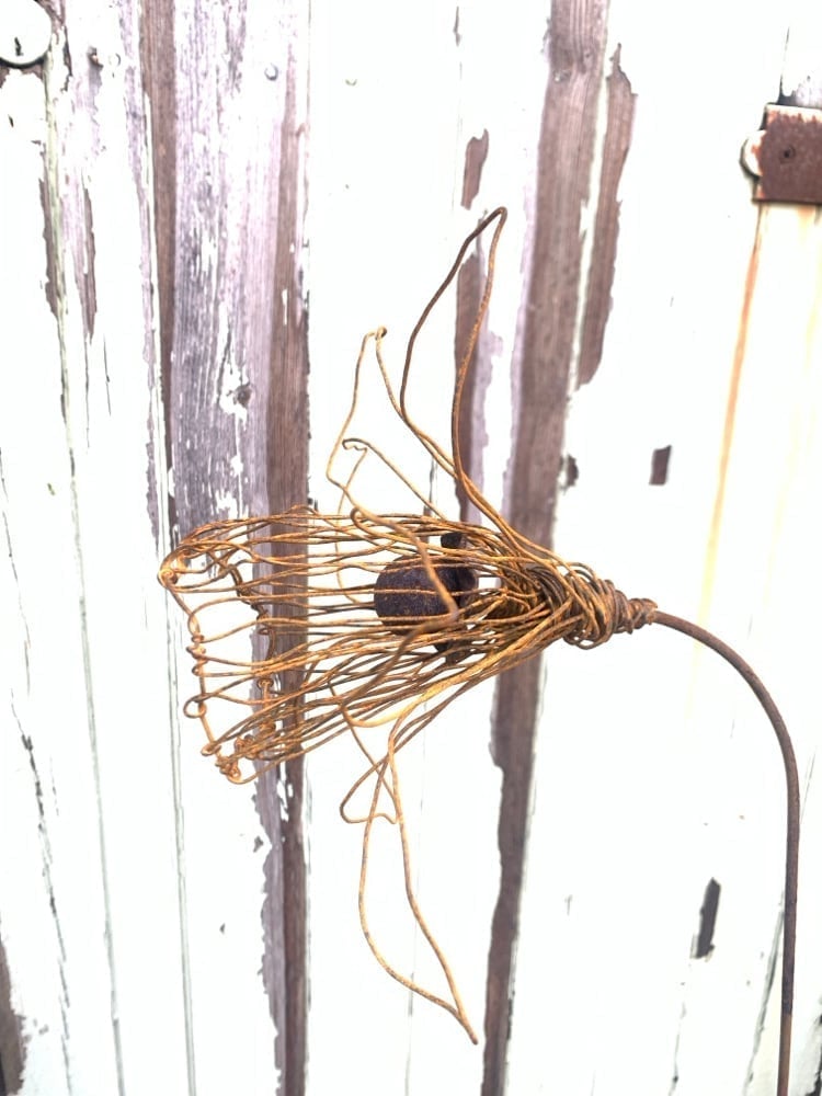 beautiful wire daffodil plant stake