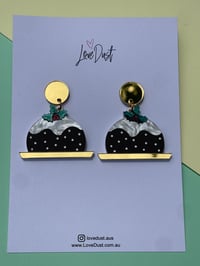 Image 2 of Plum Puddings with pearl 