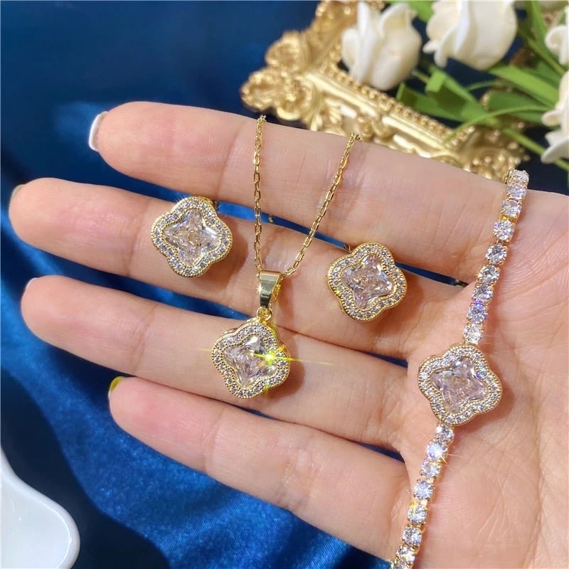 Image of 3Pc Iced Clover Set