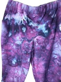 Image 4 of ♻️ UPCYCLED 3X PLUS Knit Pocket Crop Pants in Purple Haze Ice Dye