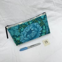 Image 2 of William Morris Standing Pouch No.17