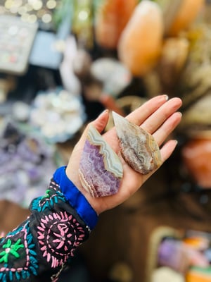 Image of Mexican amethyst tear drop standing