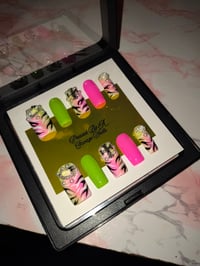Image 3 of Pink and Green Set