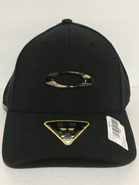 OAKLEY TINCAN Ellipse Logo Men's Black Flex Fit Cap, 911545 -01Y, Size S/M