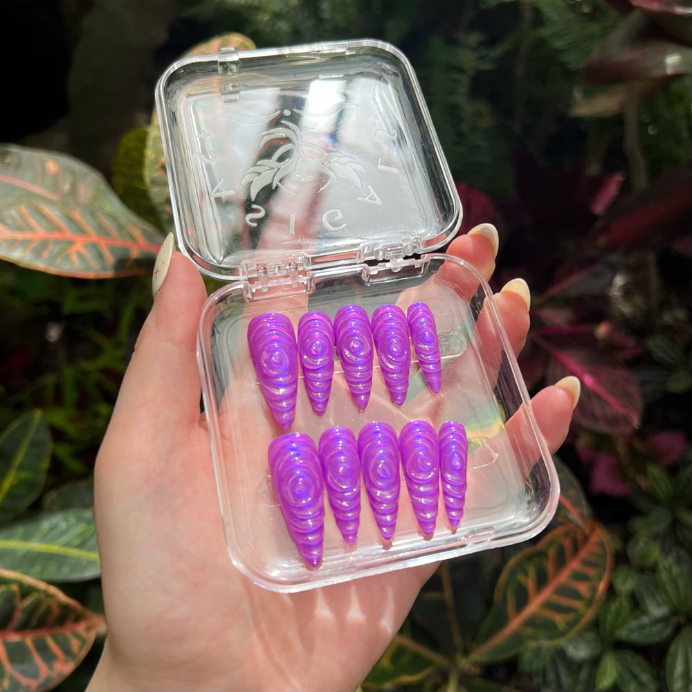 Image of Multicolor Simple Waves 3D Press On Nails 