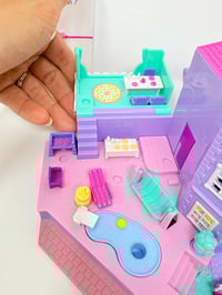 Image 4 of Ensemble bracelet et Polly Pocket vintage The Mansion Complet