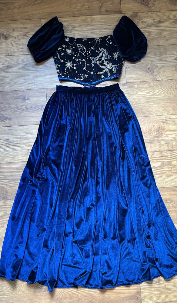 The Midnight corset with sleeves