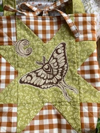 Image 4 of luna quilted star bag