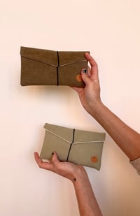 Image 4 of AURA Pochette con tasca interna 