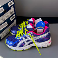 Image 3 of  2 sizes available 