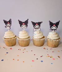 Image 2 of Kuromi Cupcake Toppers Sets de 12 y 24