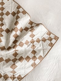 Image 2 of Neutral Irish Chain Quilt