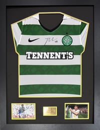 Signed Framed James Forrest Celtic Shirt (2011)