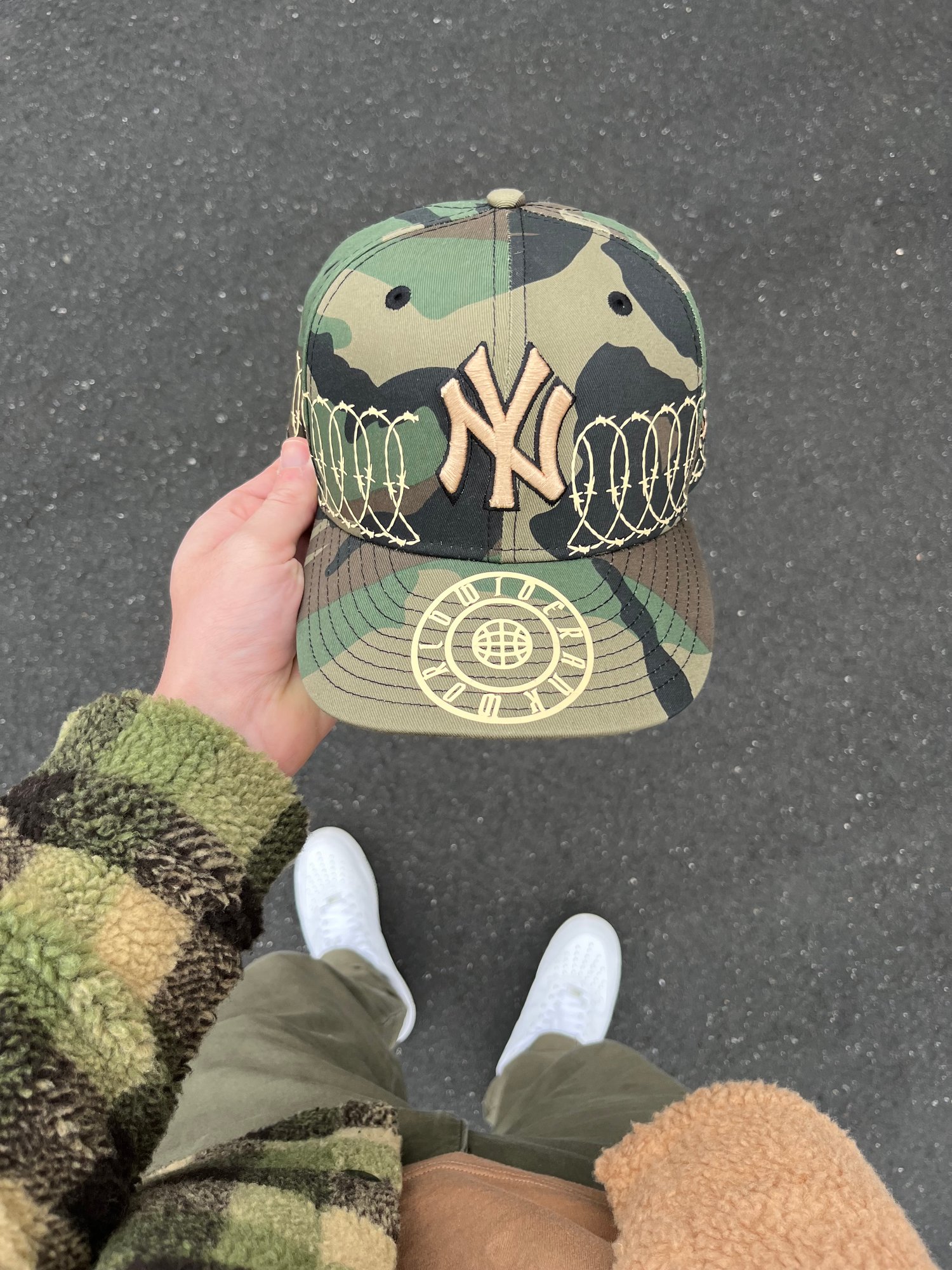 Image of  FULL BARB VINTAGE CAMO NY YANKEES CUSTOM FITTED CAP