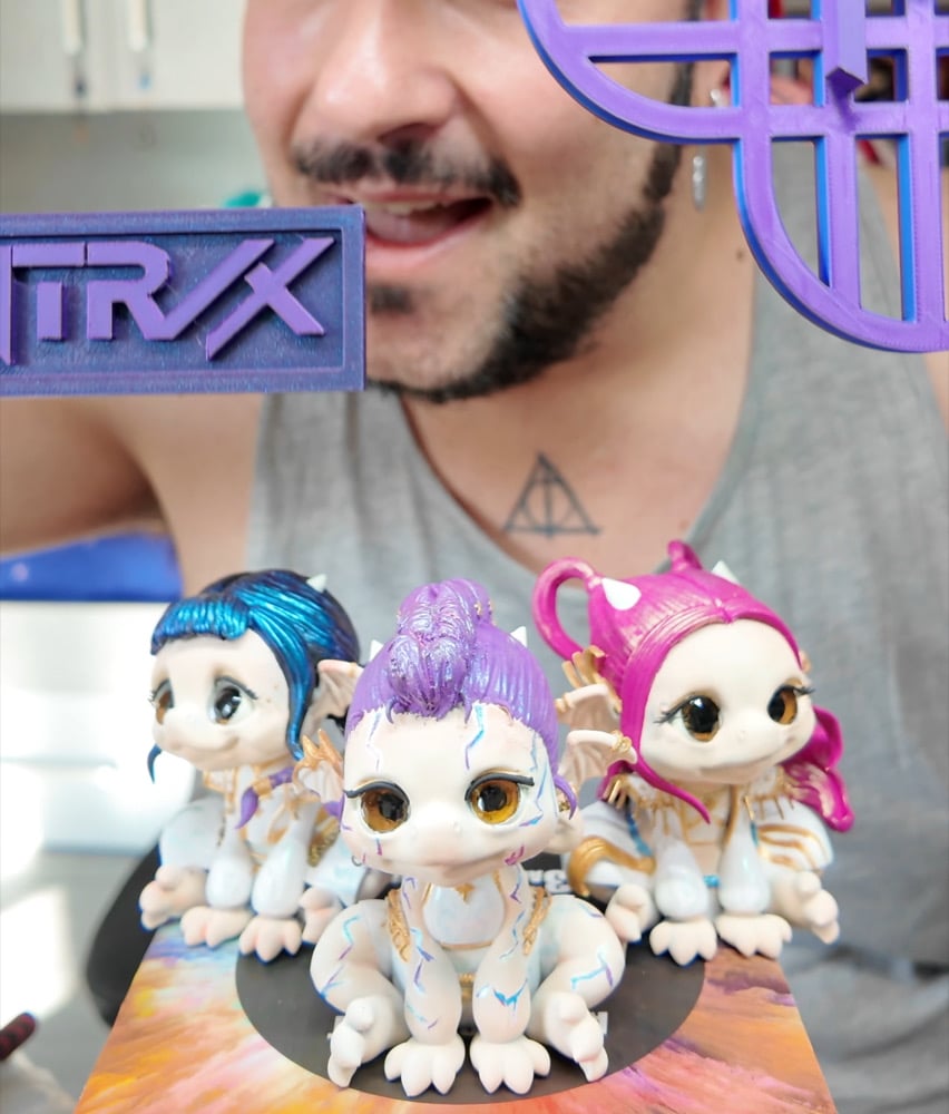 Image of HUNTRIX KPOP DEMON HUNTERS DRAGON VERSION PRE ORDER OCTOBER