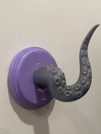 Image 2 of Grey Tentacle on small lilac circle