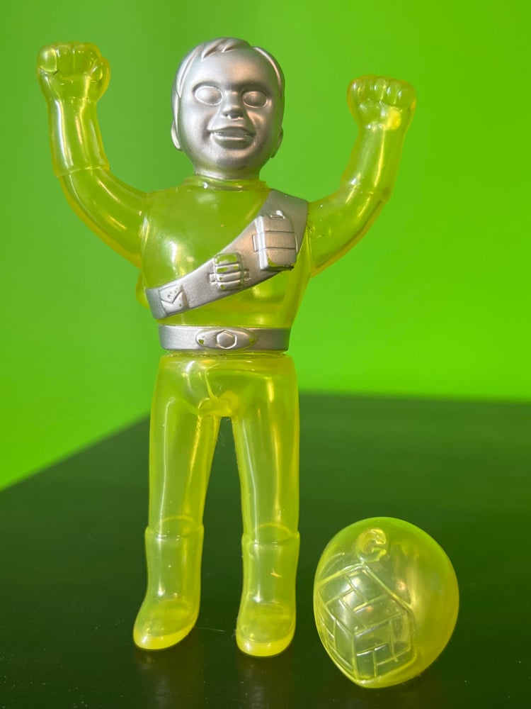 Smoker vinyl figure clear yellow