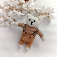 Image 1 of Knitted teddy bear to hold in hand | camel |ecru | photoshooting