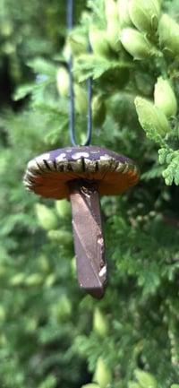 Image 4 of Gildcap Pendant