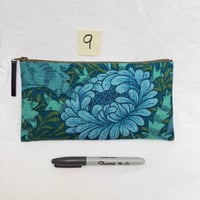 Image 4 of William Morris Pouch No.9