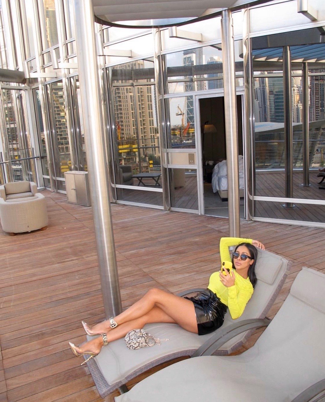 Image of HM NEON YELLOW RUCHED LONG-SLEEVE TOP (US 4)