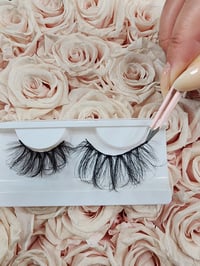 Image 2 of Wings Lashes
