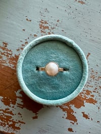Image 8 of 14k rose and yellow gold pearl ring . size 6.5
