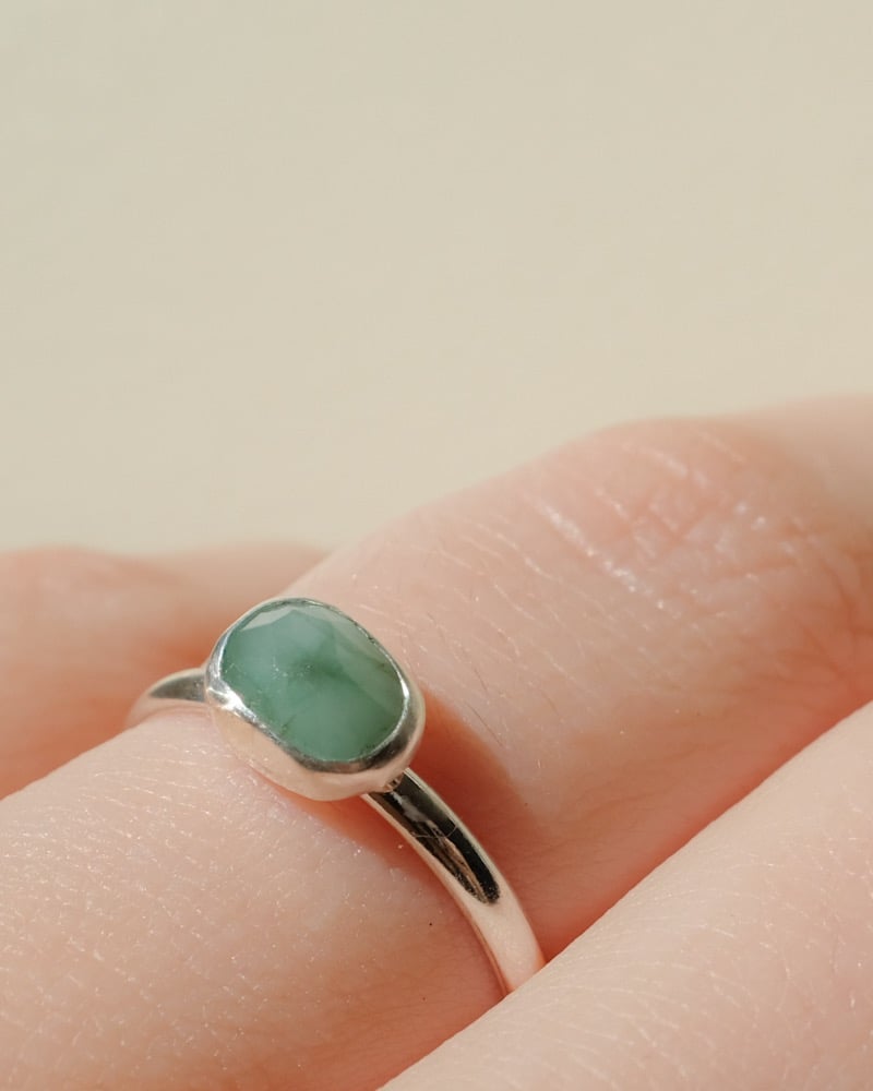 Image of Emerald Stacking Ring III Size 7