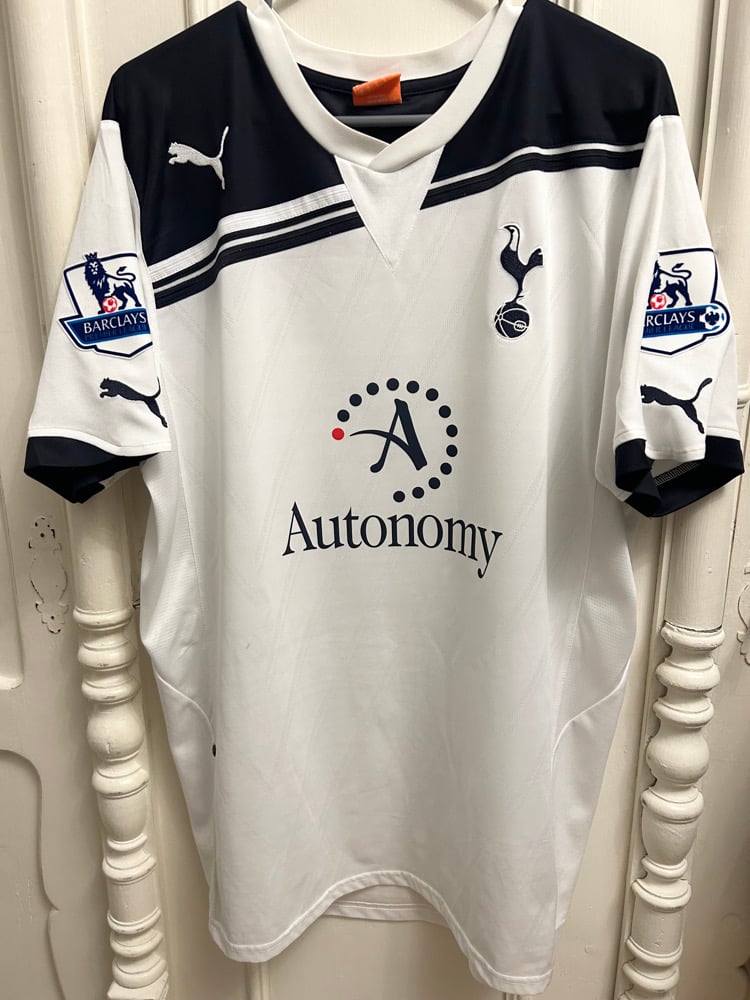 Image of Tottenham Hotspur “MODRIĆ 14” 2010/11 Home Shirt + patches (L)