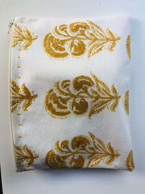 Image of les Indiennes cornflower pouch