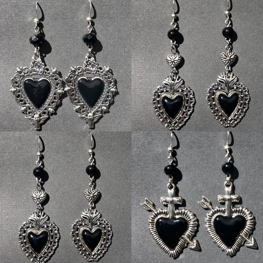 Image of black amor earrings