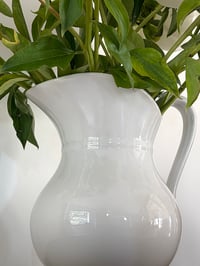 Image 2 of Broc de toilette ancien