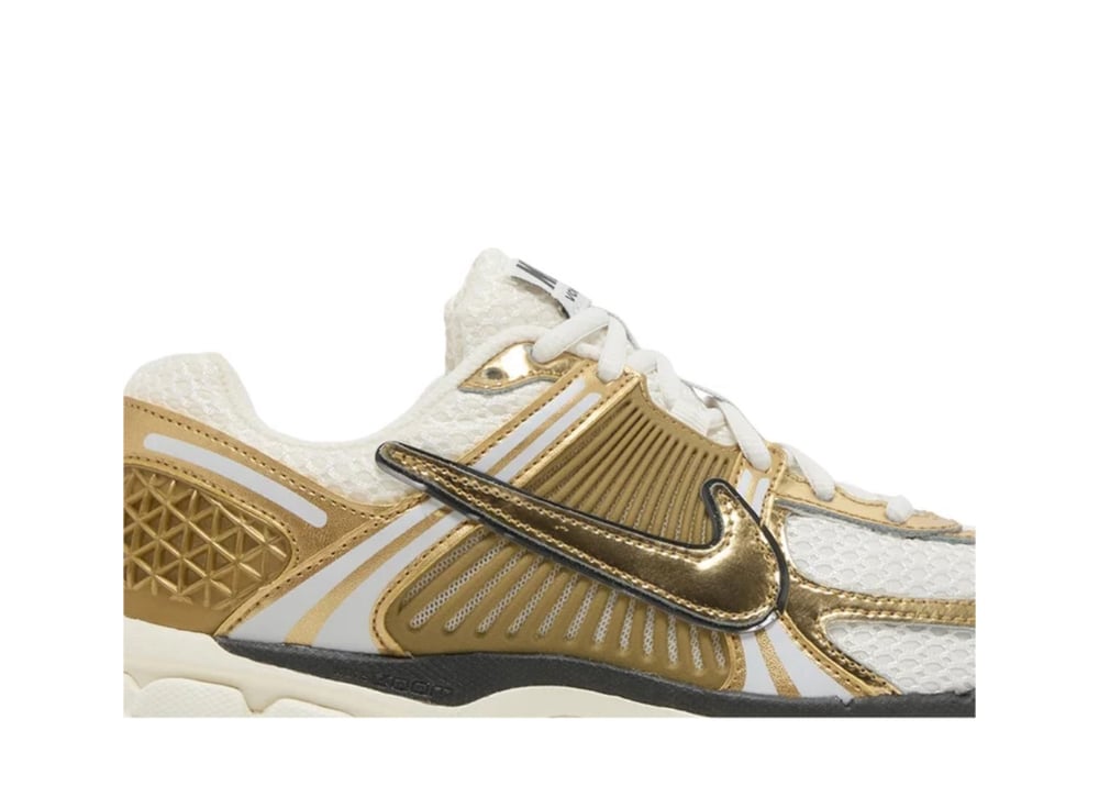  Wmns Air Zoom Vomero 5 'Metallic Gold'