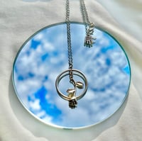 Hanging rose necklace 