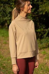 Image 1 of Sudadera Loana Beige