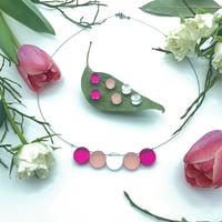 Náhrdelník Circle / fuchsiová-starorůžová-stříbrná 