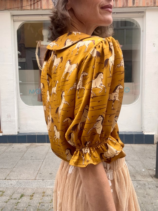 CARAMEL PRINT PETER PAN BLOUSE