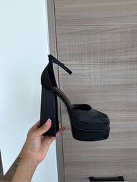 black heels (sz 8)
