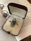Incroyable bague Art Deco 1910 en vermeil et argent, tanzanite et zircons blancs, Taille 52-53
