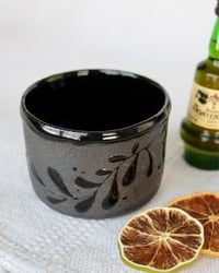 Image 1 of 'Florecita Oscura' Cup (B)