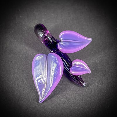 Image of Mini Purple 3 Leaf Pendant