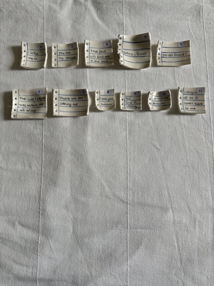 Image of porcelain love notes XS