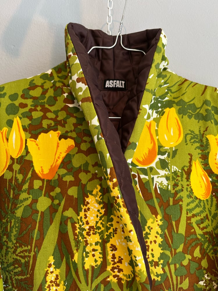 Image of Kort jakke med tulipan print (s-xl)