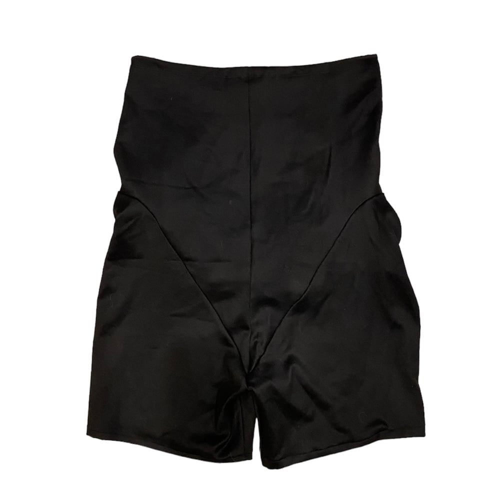 Stodja Dropcrotch Extended Kangaroo Pocket Wool Shorts   