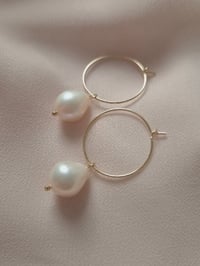 Image 1 of Créoles dorées perles de culture
