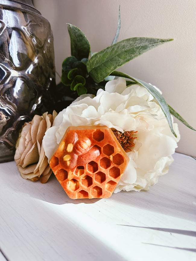 Skin Brightening Goat Milk Soap: Exfoliating Oatmeal, Natural Honey & Turmeric