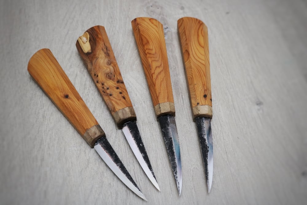 Image of 70mm slöjd with yew and walnut handle