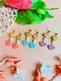 Image 1 of Seashells by the Seashore